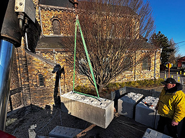 Blocs de béton pour retenir la façade — Saint-Gilles-Liège